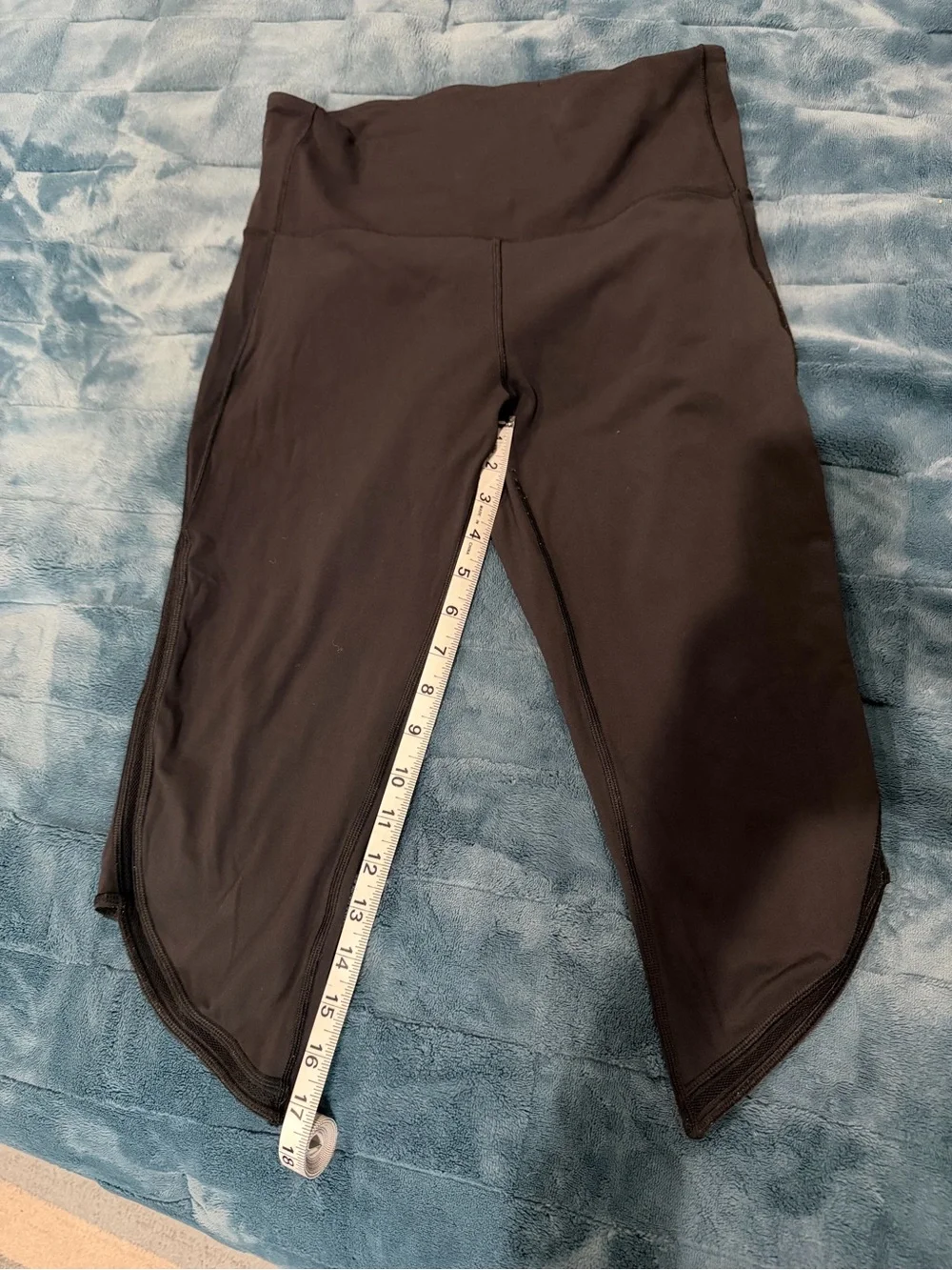 Cropped lululemon leggings, sz 8, 17 inches